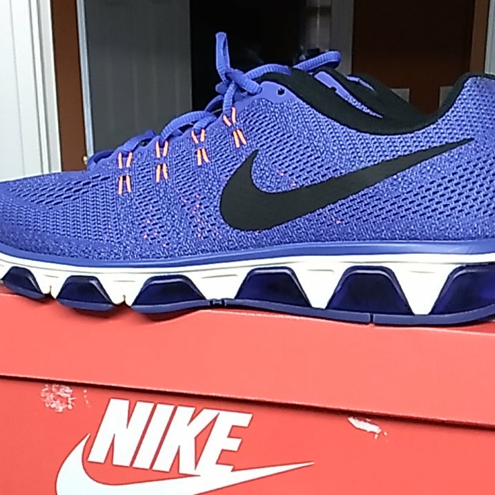 Women nike air max wore 2 times  look new